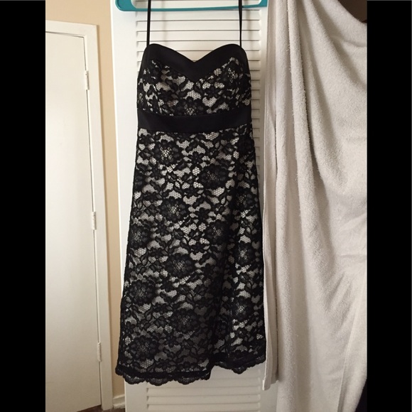 Beautiful White/Black Label Dress. - Picture 5 of 5